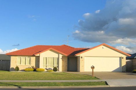 Photo of property in 65 Redcastle Drive, East Tamaki, Auckland, 2013