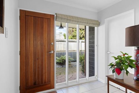 Photo of property in 2/84 Memorial Avenue, Ilam, Christchurch, 8053