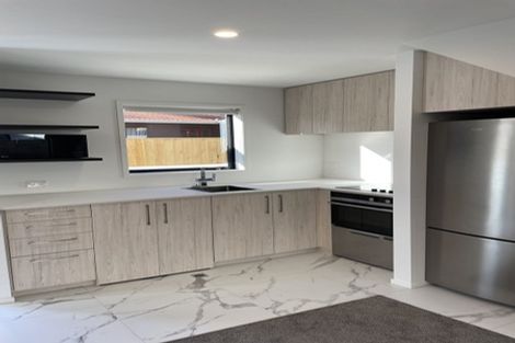 Photo of property in 8/22 Yeovil Road, Te Atatu Peninsula, Auckland, 0610