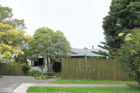 Photo of property in 26 Venus Place, Half Moon Bay, Auckland, 2012