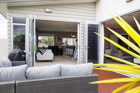 Photo of property in 5 Manhattan Court, Kelvin Grove, Palmerston North, 4414