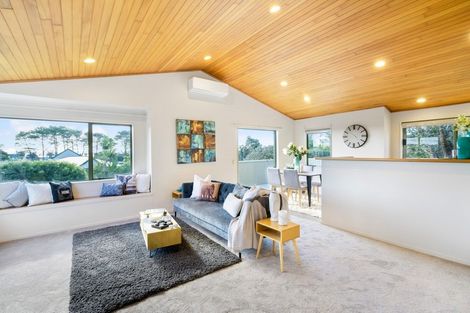 Photo of property in 19 Tiri Road, Manly, Whangaparaoa, 0930