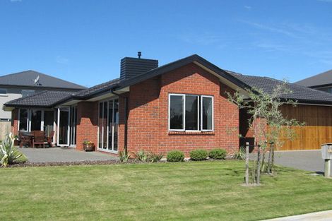 Photo of property in 18 Brookfield Drive, Northwood, Christchurch, 8051
