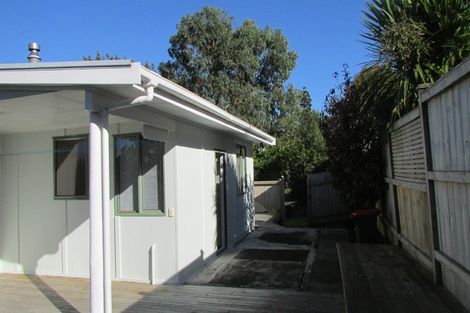 Photo of property in 14 Stottholm Road, Titirangi, Auckland, 0604