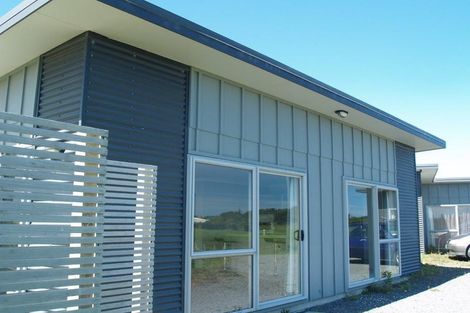 Photo of property in 27 Sandown Road, Te Horo Beach, Otaki, 5581