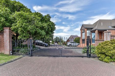 Photo of property in 2/2-22a Balmain Road, Chatswood, Auckland, 0626