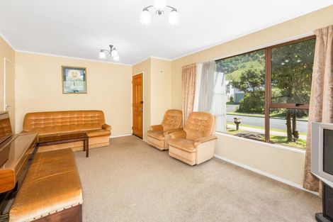 Photo of property in 71 Fyvie Avenue, Tawa, Wellington, 5028
