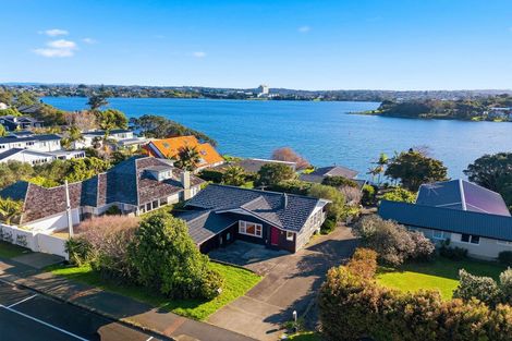 Photo of property in 308 Hurstmere Road, Takapuna, Auckland, 0622