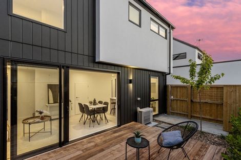 Photo of property in 2/49 Laurence Street, Waltham, Christchurch, 8011