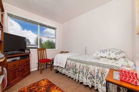 Photo of property in 29 Felgrove Street, Glendene, Auckland, 0602
