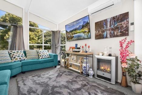 Photo of property in 5 Sunlands Drive, Manurewa, Auckland, 2102