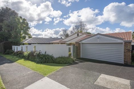 Photo of property in 2/9 Alma Road, Milford, Auckland, 0620