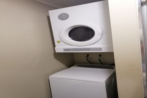 Photo of property in 1/102 Old Farm Road, Hamilton East, Hamilton, 3216