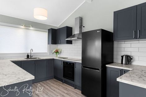 Photo of property in 15 Bickerstaffe Road, Maungaturoto, 0520