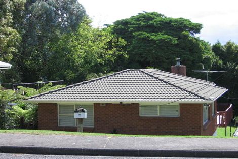 Photo of property in 111 Cliff View Drive, Green Bay, Auckland, 0604