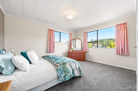 Photo of property in 127 Gemstone Drive, Birchville, Upper Hutt, 5018
