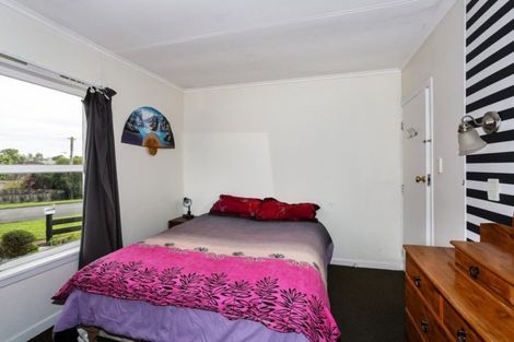 Photo of property in 1 Booth Crescent, Tuakau, 2121