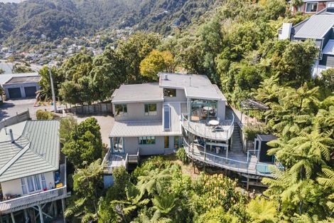 Photo of property in 52 Waitohu Road, York Bay, Lower Hutt, 5013