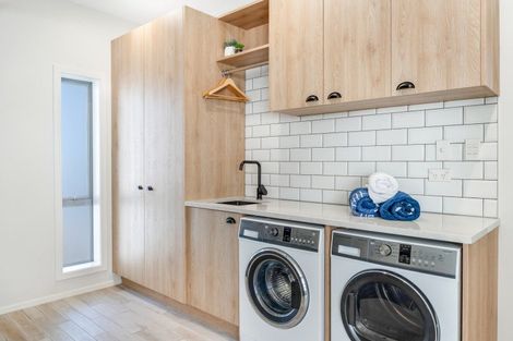 Photo of property in 26 Falstaff Place, Half Moon Bay, Auckland, 2012