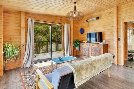 Photo of property in 127 Queen Charlotte Drive, Havelock, Picton, 7281