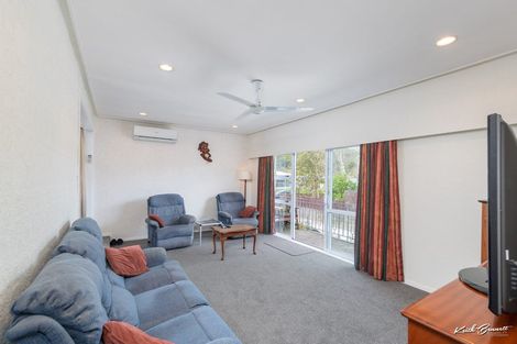 Photo of property in 3 Lowry Crescent, Stokes Valley, Lower Hutt, 5019