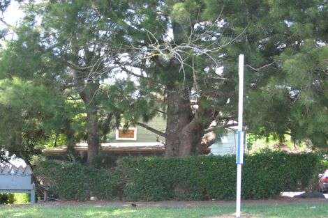 Photo of property in 2/5 Seaside Avenue, Waterview, Auckland, 1026