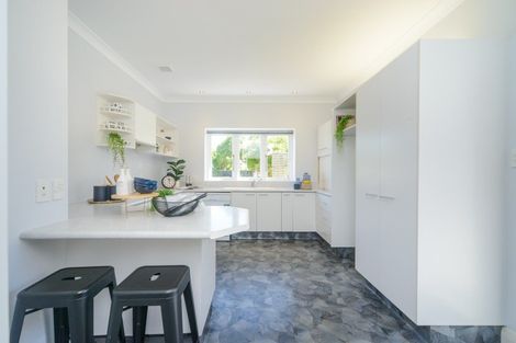 Photo of property in 35 Florence Avenue, Palmerston North, 4414