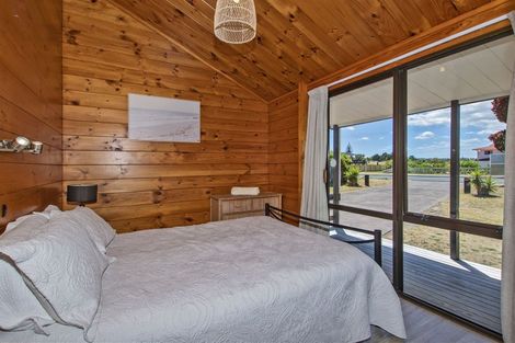 Photo of property in 52 Bream Bay Drive, Ruakaka, 0116