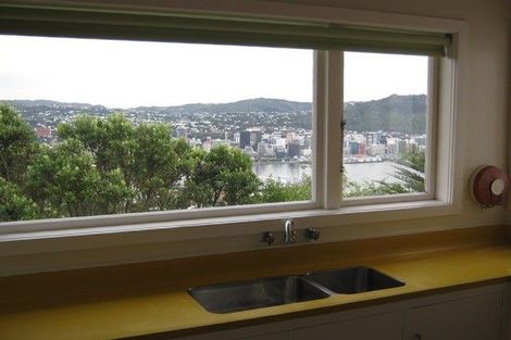 Photo of property in 12 Robieson Street, Roseneath, Wellington, 6011