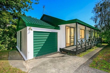 Photo of property in 2/22 Devonshire Road, Unsworth Heights, Auckland, 0632