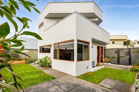 Photo of property in 2/5 Richmond Street, Fitzroy, New Plymouth, 4312