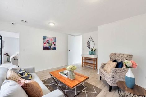 Photo of property in 11 Jumento Place, Unsworth Heights, Auckland, 0632