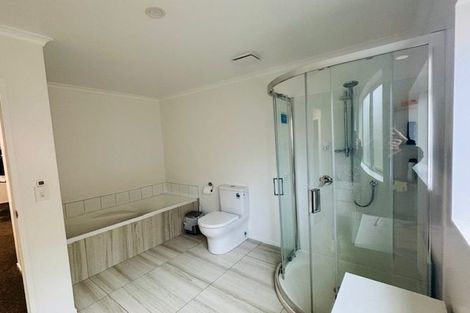 Photo of property in 8 Antigua Way, Grenada Village, Wellington, 6037