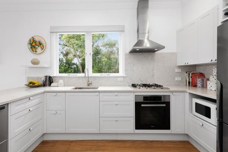 Photo of property in 22 Hunters Hill, Havelock North, 4130