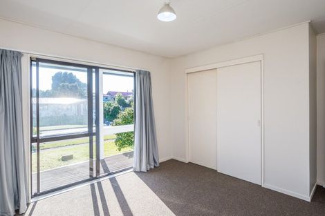 Photo of property in 66 Queens Road, Waikanae Beach, Waikanae, 5036