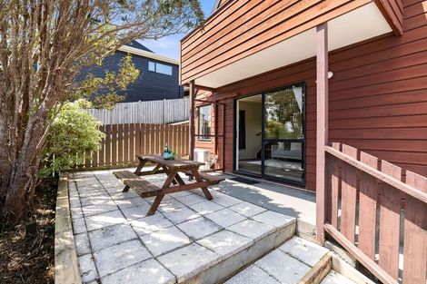 Photo of property in 14b Landsdowne Terrace, Karori, Wellington, 6012