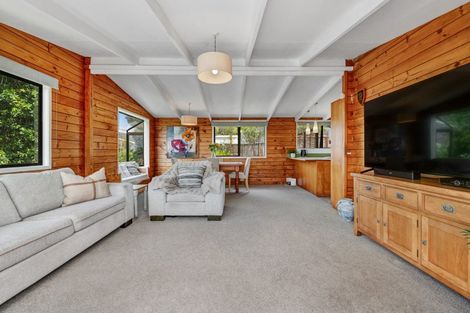 Photo of property in 23 John Road, Stanmore Bay, Whangaparaoa, 0932