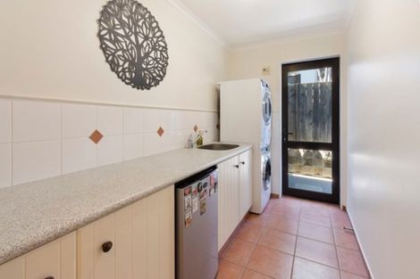 Photo of property in 11 Manara Place, The Gardens, Auckland, 2105