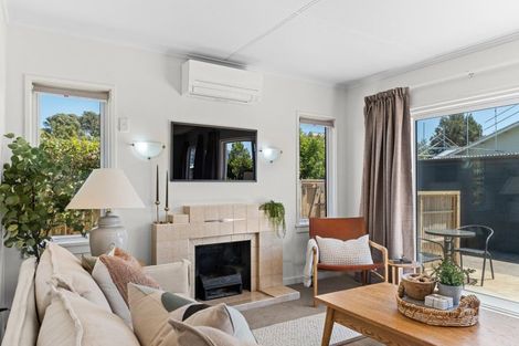 Photo of property in 43a Wallace Place, Westown, New Plymouth, 4310