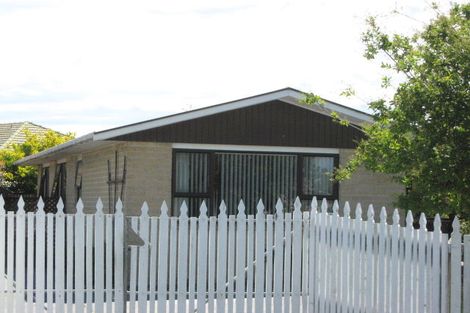 Photo of property in 12 Craig Place, Redwood, Christchurch, 8051