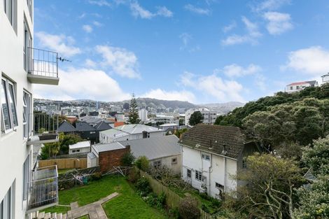 Photo of property in Kingsgate Flats, 10 Austin Street, Mount Victoria, Wellington, 6011