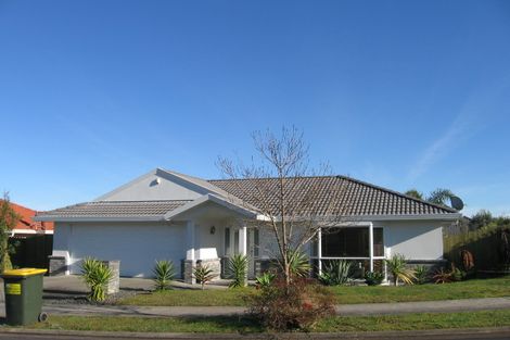 Photo of property in 14 Nephin Place, East Tamaki Heights, Auckland, 2016