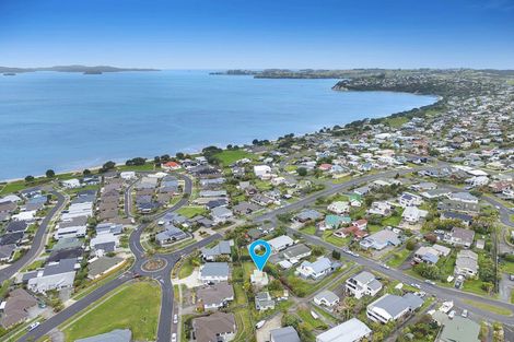 Photo of property in 9 Merehai Place, Snells Beach, 0920