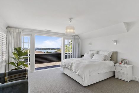 Photo of property in 16 Fenton Terrace, Cockle Bay, Auckland, 2014