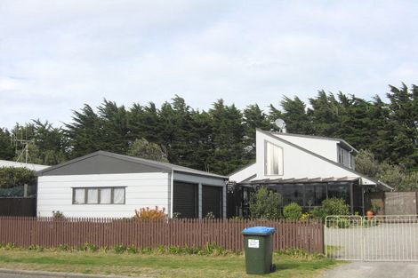 Photo of property in 17 Hydrabad Drive, Waitarere Beach, Levin, 5510