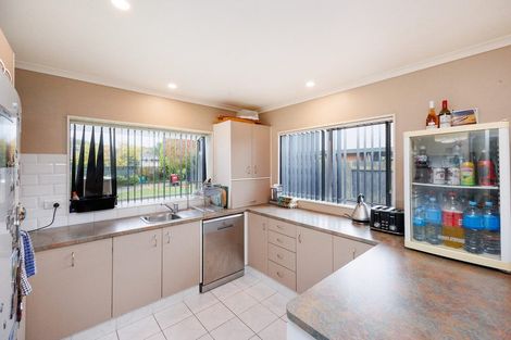 Photo of property in 31 Strachan Way, Highbury, Palmerston North, 4412
