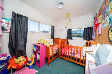 Photo of property in 1 County Drive, Hawera, 4610