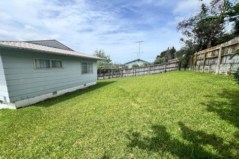 Photo of property in 81 Trias Road, Totara Vale, Auckland, 0629