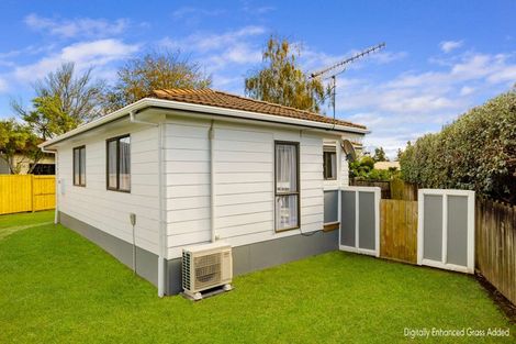 Photo of property in 53 Gilbass Avenue, Hamilton Lake, Hamilton, 3204