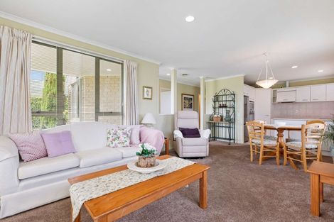 Photo of property in 25 Fernbrook Close, Burswood, Auckland, 2013